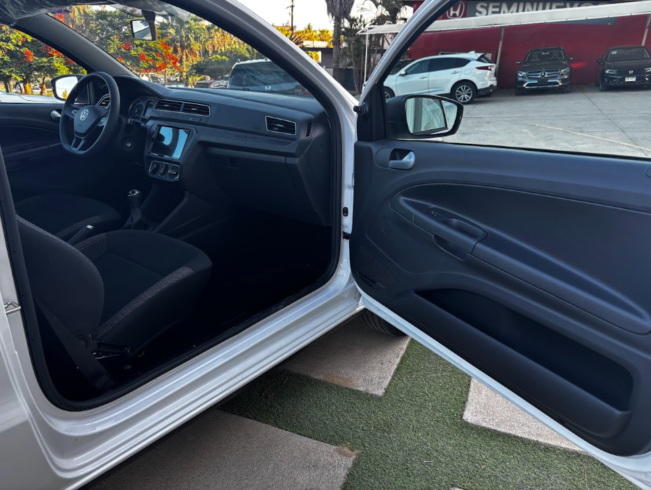 Volkswagen SAVEIRO Lateral derecho 19